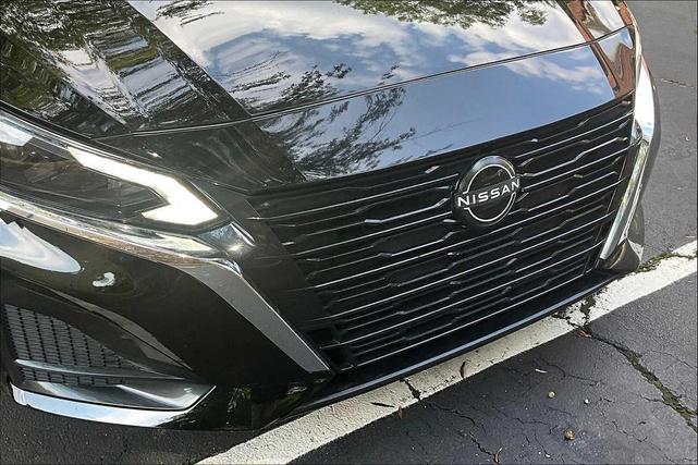 Photo of 2023 Super Black Nissan Altima