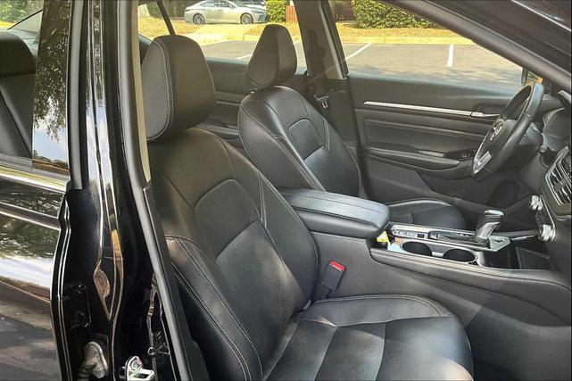 Photo of 2023 Super Black Nissan Altima