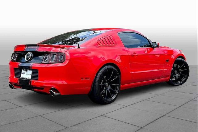Photo of 2013 Race Red Ford Mustang