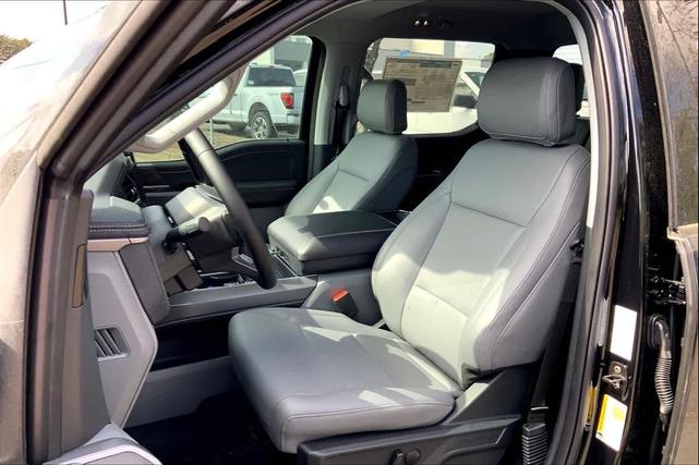 Photo of 2025 Agate Black Metallic Ford F-150 Lightning