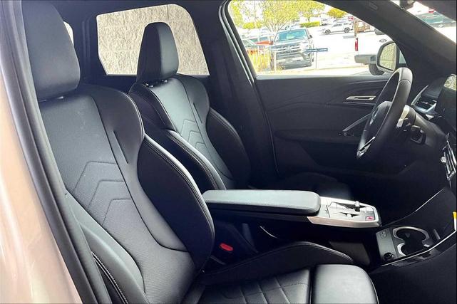 Photo of 2025 Mineral White Metallic BMW X1