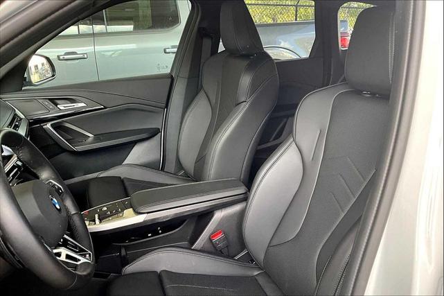 Photo of 2025 Mineral White Metallic BMW X1