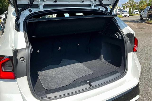 Photo of 2025 Mineral White Metallic BMW X1