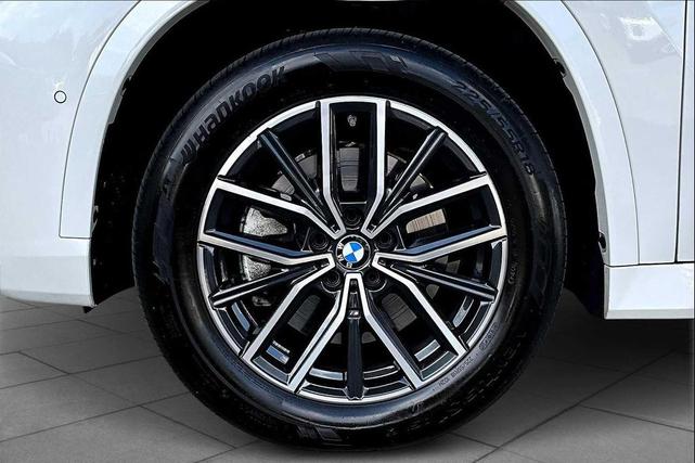 Photo of 2025 Mineral White Metallic BMW X1
