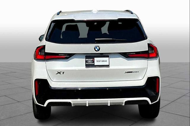 Photo of 2025 Mineral White Metallic BMW X1