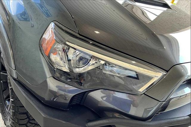 Photo of 2018 Magnetic Gray Metallic Toyota 4Runner