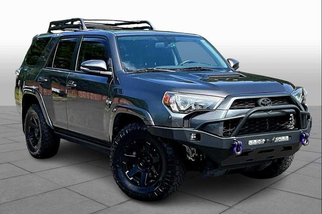 Photo of 2018 Magnetic Gray Metallic Toyota 4Runner