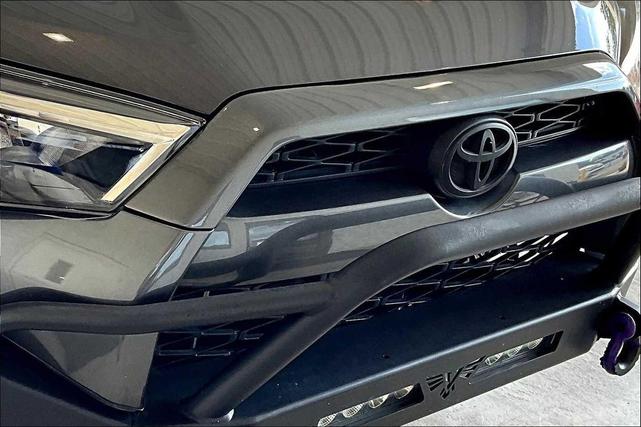 Photo of 2018 Magnetic Gray Metallic Toyota 4Runner