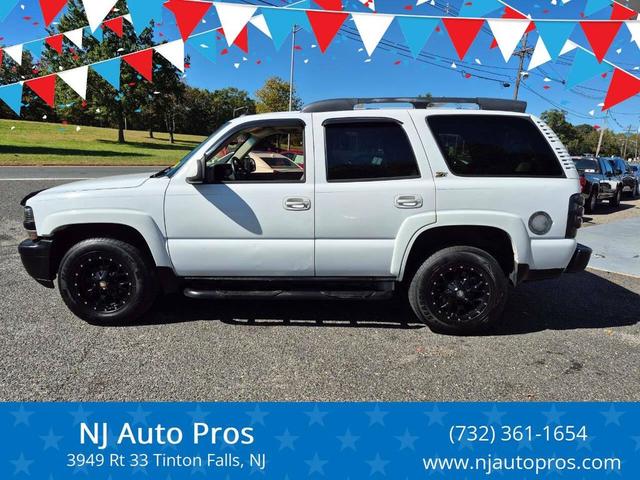 Photo of 2004 Summit White Chevrolet Tahoe