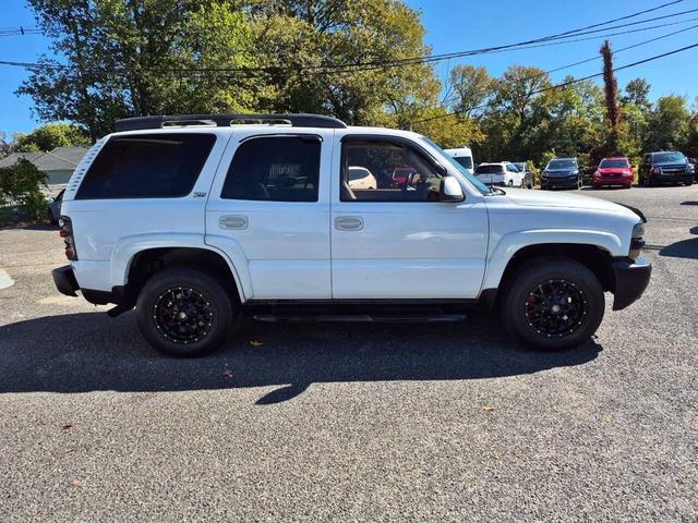 Photo of 2004 Summit White Chevrolet Tahoe