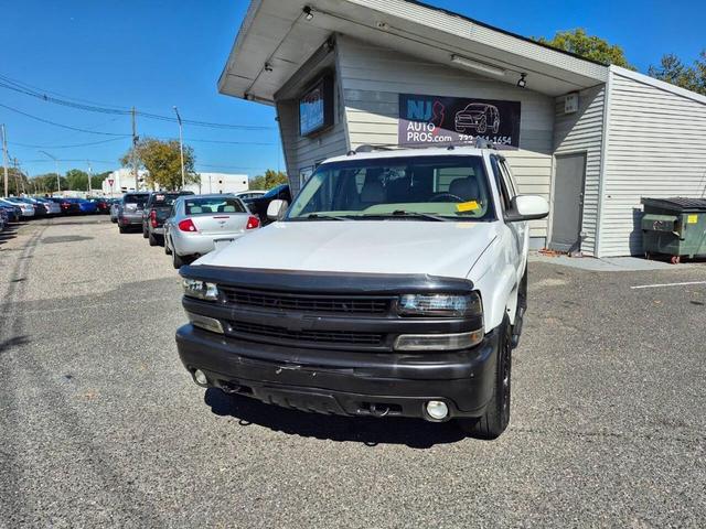 Photo of 2004 Summit White Chevrolet Tahoe