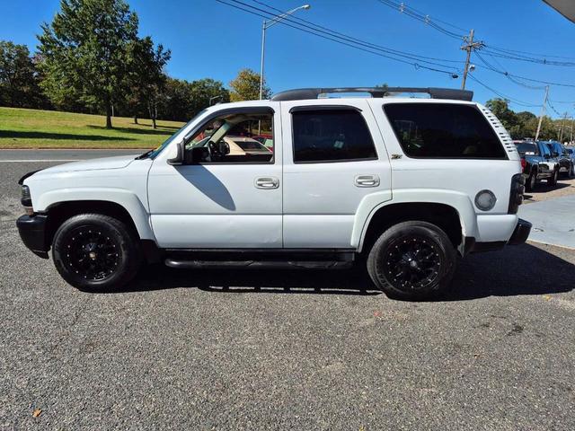 Photo of 2004 Summit White Chevrolet Tahoe