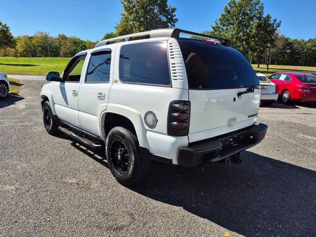 Photo of 2004 Summit White Chevrolet Tahoe