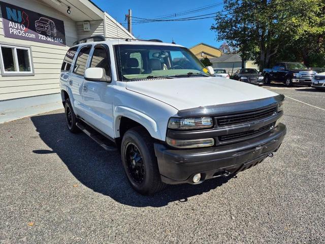 Photo of 2004 Summit White Chevrolet Tahoe
