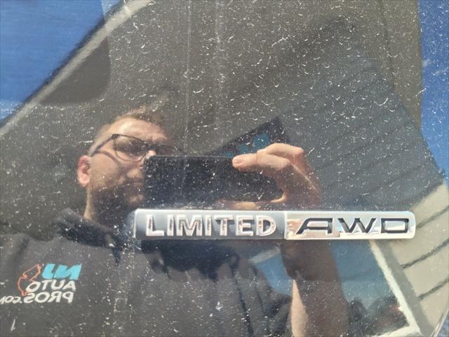 Photo of 2012 Charcoal Hyundai SANTA FE