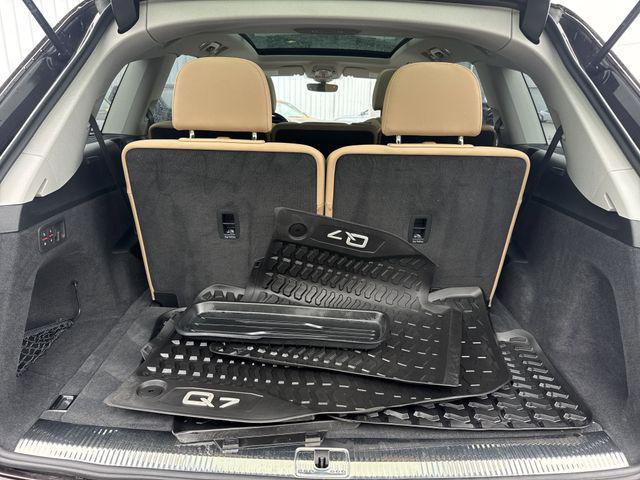 Photo of 2021 Brown Metallic Audi Q7