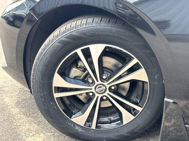 Photo of 2022 Super Black Nissan Sentra