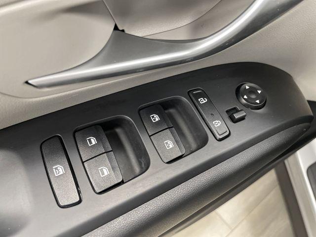 Photo of 2024 Shimmering Silver Hyundai TUCSON