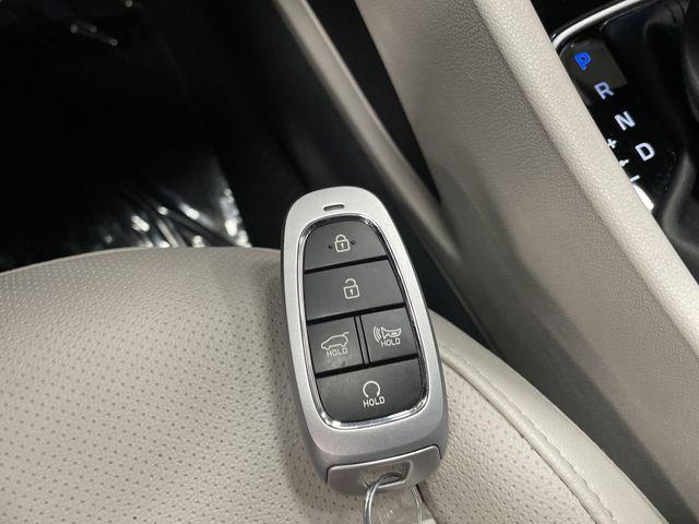 Photo of 2024 Shimmering Silver Hyundai TUCSON