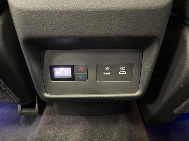 Photo of 2024 Champagne Silver Metallic/Super Black Nissan Rogue