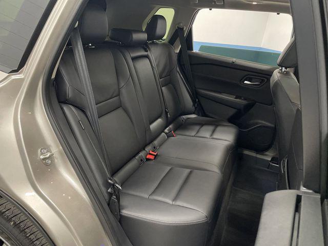 Photo of 2024 Champagne Silver Metallic/Super Black Nissan Rogue