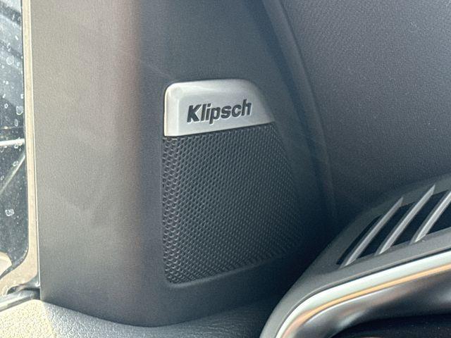 Photo of 2025 Everest White Pearl Tricoat/Super Black Nissan Armada