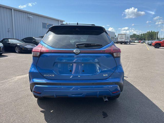Photo of 2023 Electric Blue Metallic/Super Black Nissan Kicks