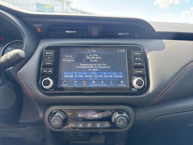 Photo of 2023 Electric Blue Metallic/Super Black Nissan Kicks