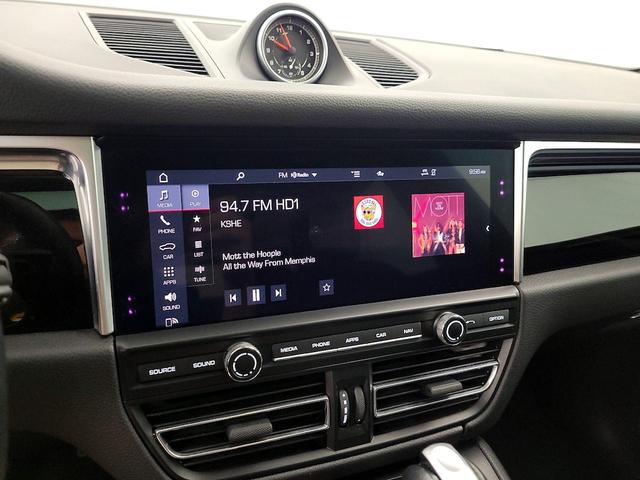 Photo of 2021 Black Porsche Macan