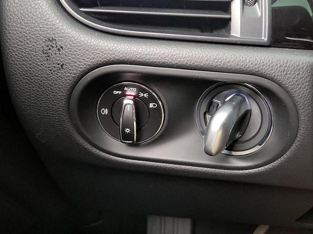 Photo of 2021 Black Porsche Macan