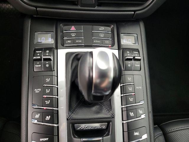 Photo of 2021 Black Porsche Macan