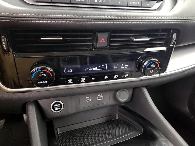Photo of 2023 Blue Nissan Rogue