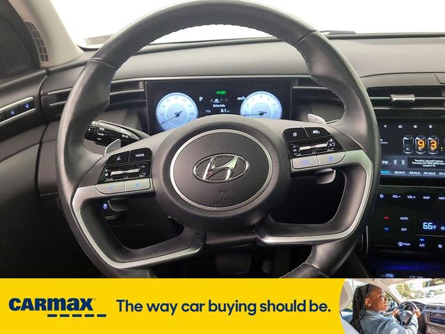 Photo of 2022 White Hyundai TUCSON