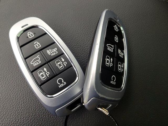 Photo of 2022 White Hyundai TUCSON