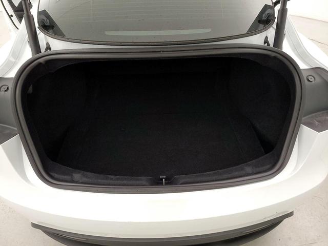 Photo of 2024 White Tesla Model 3
