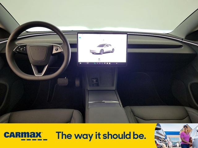 Photo of 2024 White Tesla Model 3