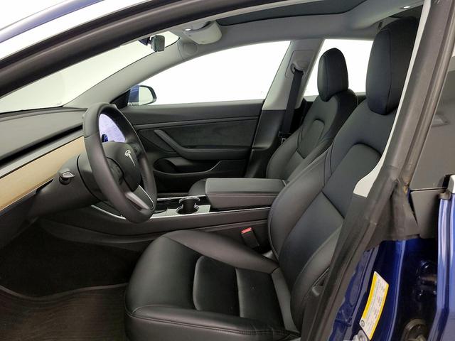 Photo of 2020 Blue Tesla Model 3