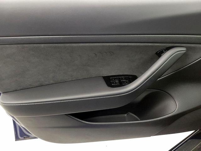 Photo of 2020 Blue Tesla Model 3