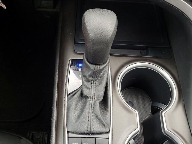 Photo of 2022 Silver Toyota Camry