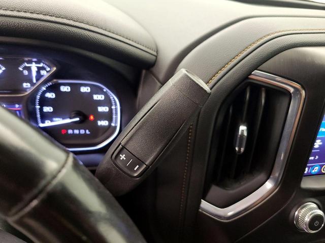 Photo of 2021 White GMC Sierra 1500