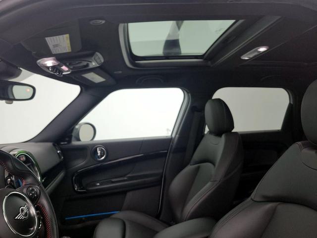Photo of 2019 White MINI Countryman