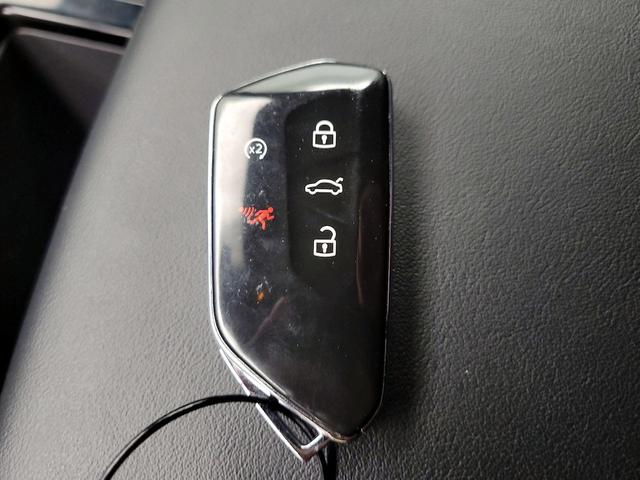 Photo of 2024 White Volkswagen Atlas Cross Sport