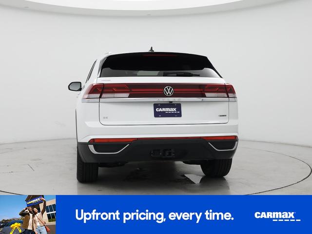 Photo of 2024 White Volkswagen Atlas Cross Sport