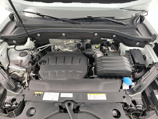 Photo of 2024 White Volkswagen Atlas Cross Sport