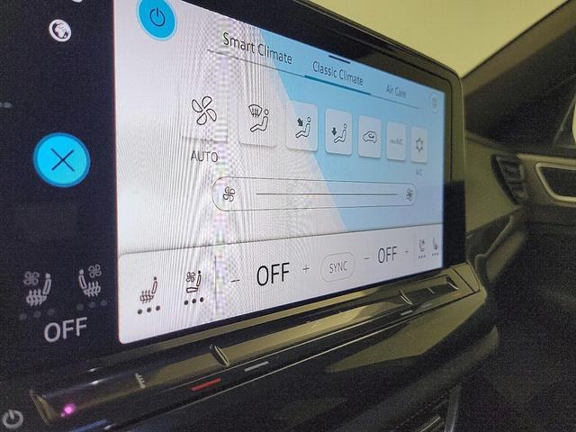 Photo of 2024 White Volkswagen Atlas Cross Sport