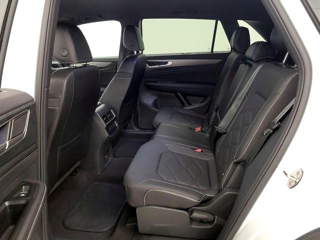 Photo of 2024 White Volkswagen Atlas Cross Sport