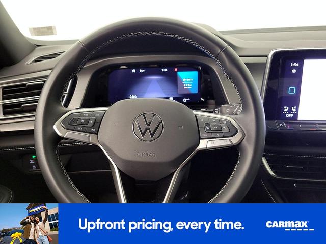 Photo of 2024 White Volkswagen Atlas Cross Sport