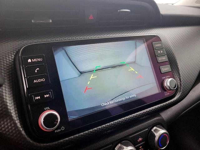 Photo of 2023 Gray Nissan Kicks