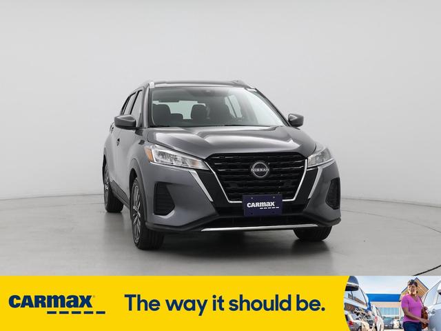 Photo of 2023 Gray Nissan Kicks