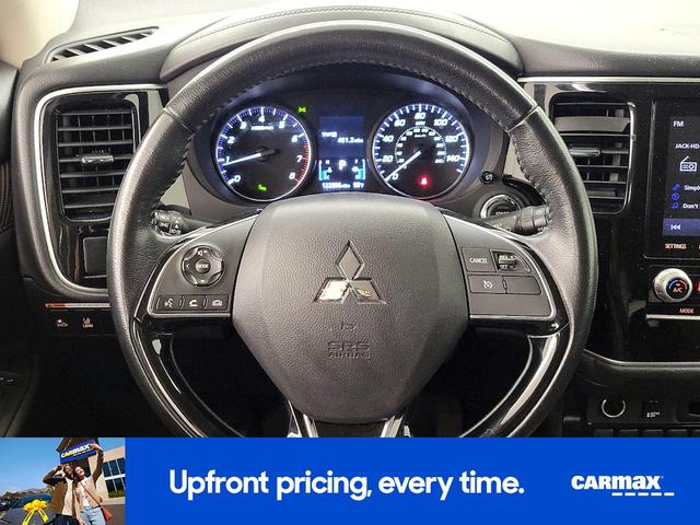Photo of 2020 Gray Mitsubishi Outlander